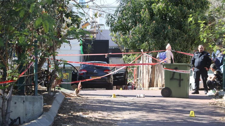 הזירה בבת ים בה אישה הוצתה על ידי בן זוגה