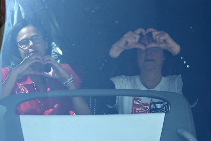 מסע ההלוויה של צחי עידן ז"ל באצטדיון בלומפילד