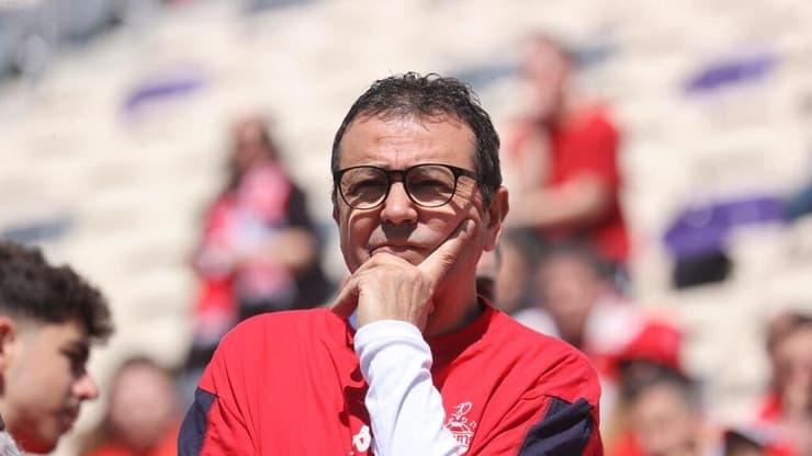 הכיסא בו נהג לשבת צחי עידן ז"ל כשהגיע למשחקים - בטקס לזכרו באצטדיון בלומפילד