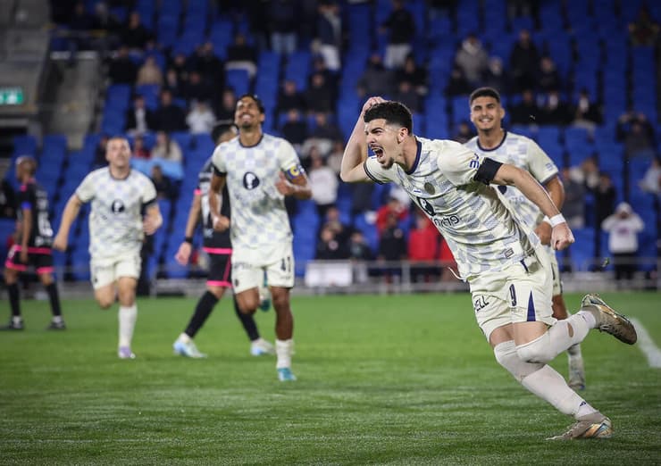 זו אפילו לא הפעם הראשונה העונה שמכבי ת"א חוזרת מפיגור 2:0 לניצחון (צילום: עוז מועלם) הפועל חדרה מכבי ת"א דור תורג'מן