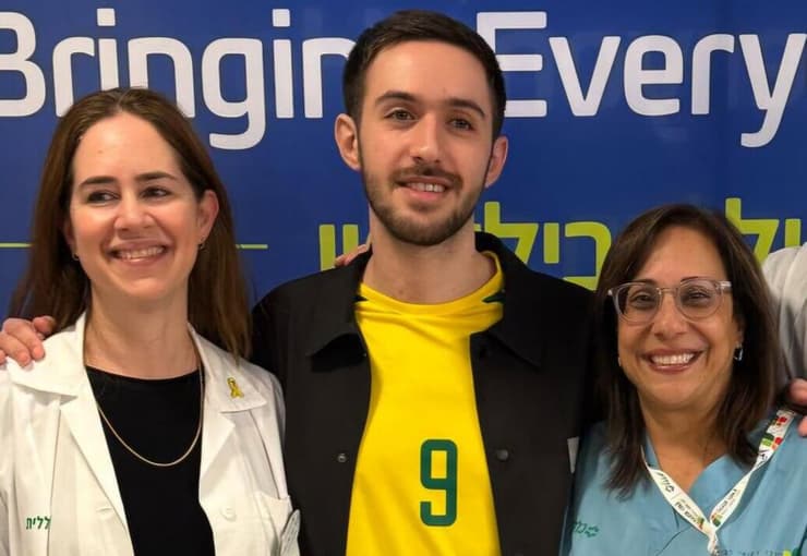 עומר שם טוב משוחרר ממחלקת השבים של בילינסון (צילום: דוברות בילינסון) עומר שם טוב בעת השחרור ממחלקת השבים של בילינסון