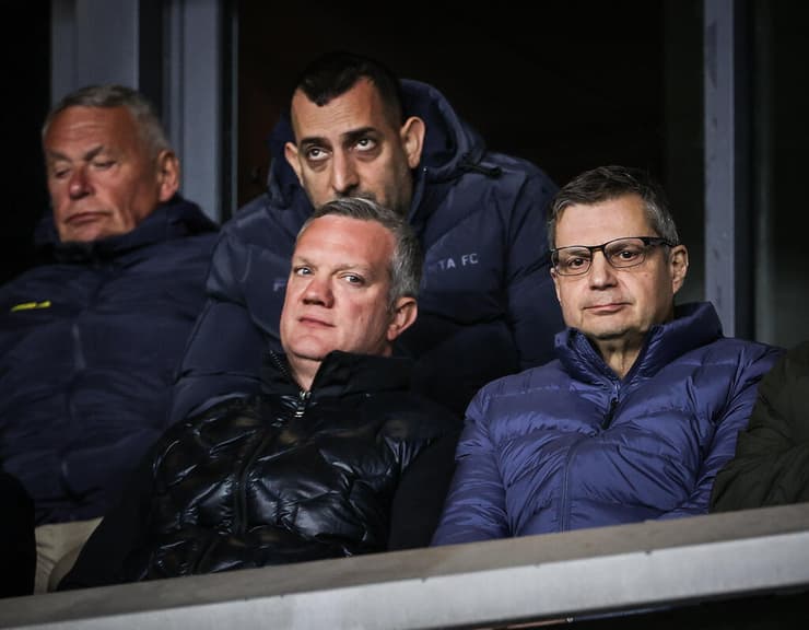 בן מנספורד וג'ק אנגלידיס