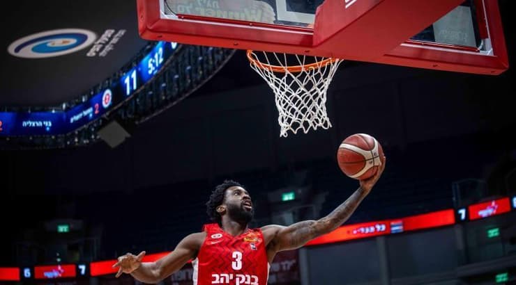 קאדין קרינגטון קולע