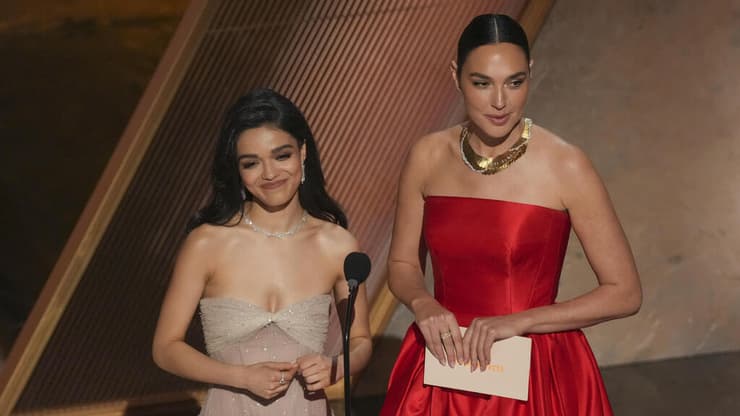 גל גדות ורייצ'ל זגלר (צילום: AP) צ'ילבות? גל גדות ורייצ'ל זגלר