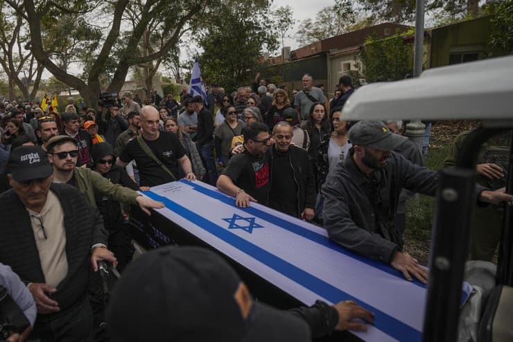 הלווייתו של איציק אלגרט ז"ל