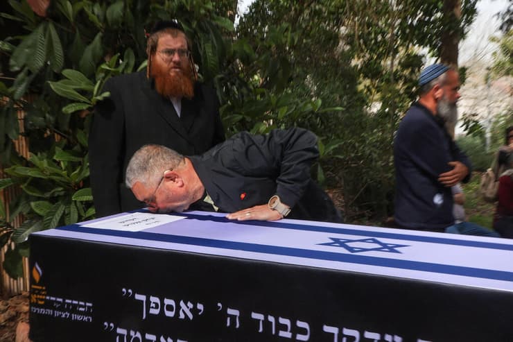 הלווייתו של איציק אלגרט ז"ל