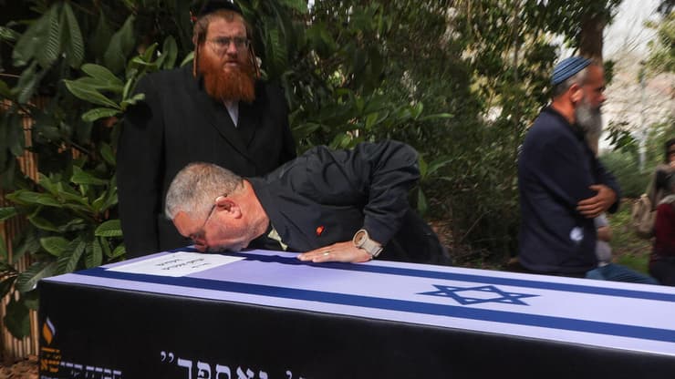הלווייתו של איציק אלגרט ז"ל