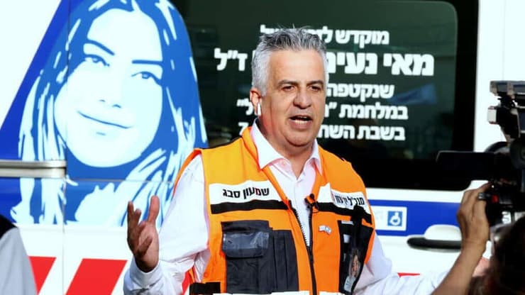 מנכ"ל ומייסד העמותה ד"ר שמעון סבג בהשקת אמבולנס מאי נעים ז"ל ביד עזר לחבר