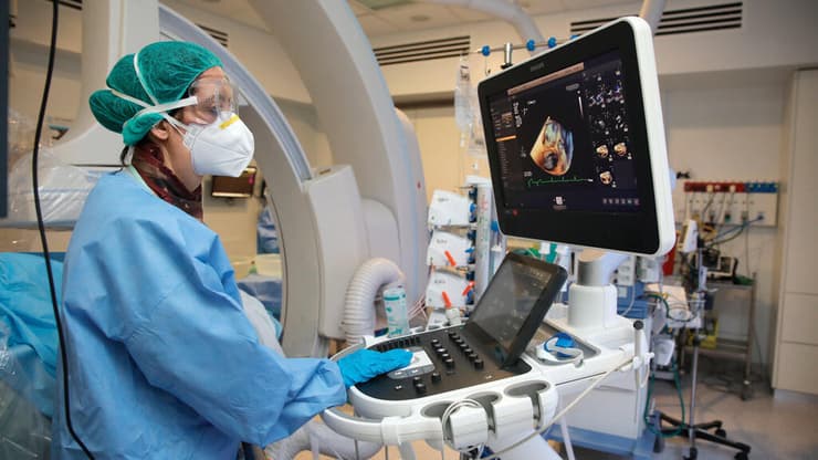 נשים מנהלות - ד"ר לימור אילן בושארי, מנהלת מערך הלב במרכז הרפואי העמק (צילום: דוברות המרכז הרפואי העמק) נשים מנהלות - ד"ר לימור אילן בושארי, מנהלת מערך הלב במרכז הרפואי העמק