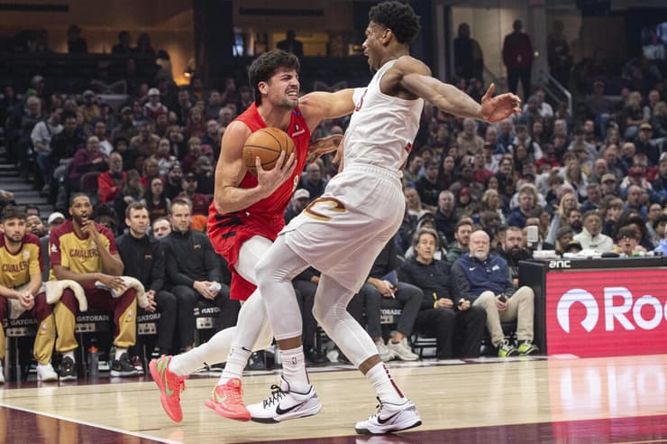 שחקן פורטלנד טרייל בלייזרס דני אבדיה מול שחקן קליבלנד קאבלירס דאנדרה האננטר