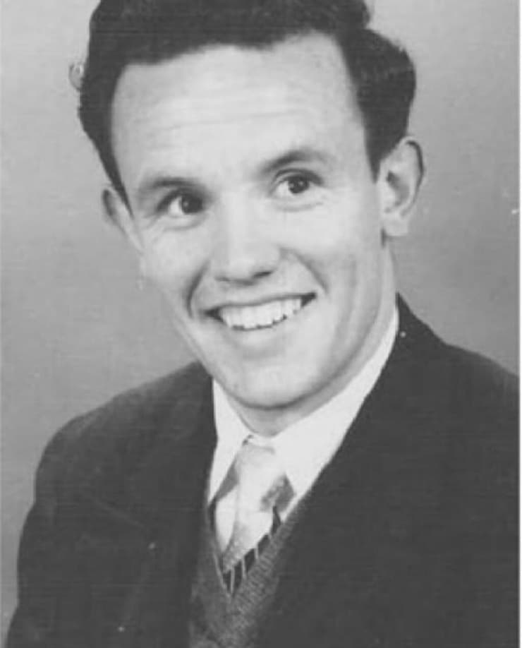 "תמיד אמר שזה לא כואב, ושאלה יכלו להיות החיים שלך". האריסון בגיל 20 (צילום: שירות הדם של הצלב האדום האוסטרלי) אוסטרליה ג'יימס האריסון אלוף העולם ב תרומות דם מת