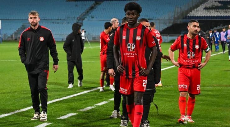 שחקני הפועל רמת גן מאוכזבים (ראובן שוורץ) שחקני הפועל רמת גן מאוכזבים