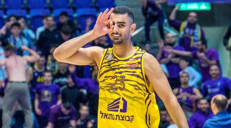 אליעד טל חוגג