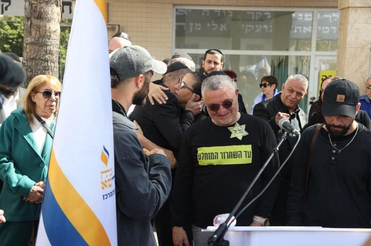 מסע הלווייתו של איציק אלגרט ז"ל  בראשון לציון