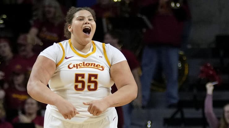 שחקנית מכללת איווה סטייט אאודי קרוקס