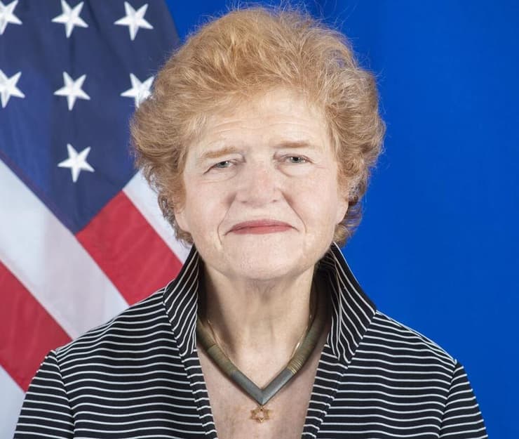 פרופ' דברה ליפשטדט