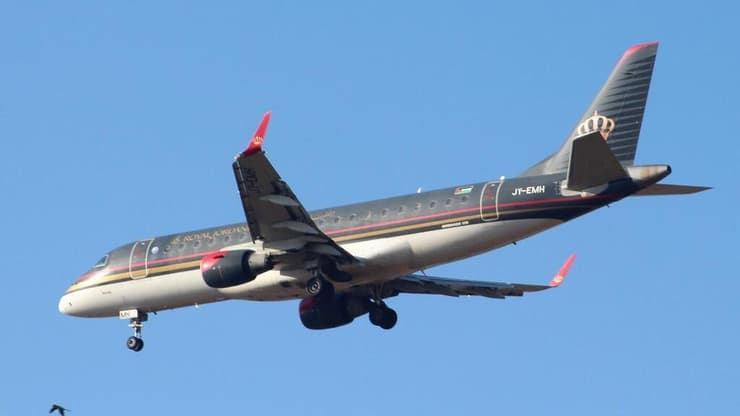 מטוס של רויאל ג'ורדניאן (צילום: אורית בלום) מטוס של רויאל ג'ורדניאן, כפי שצולם מהבמה