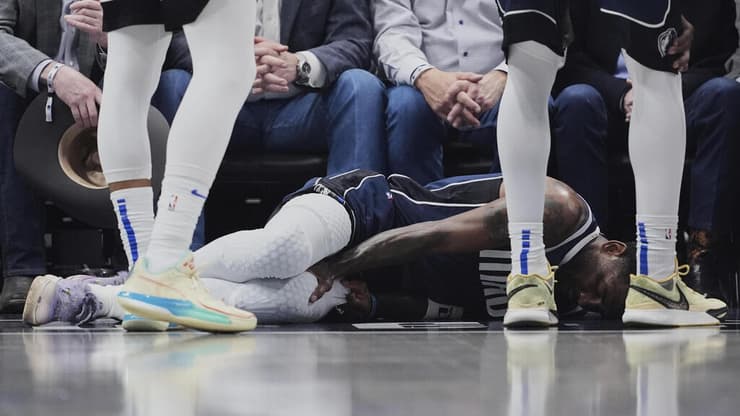 גמר את העונה. קיירי (צילום: AP Photo/Tony Gutierrez)) קיירי ארווינג