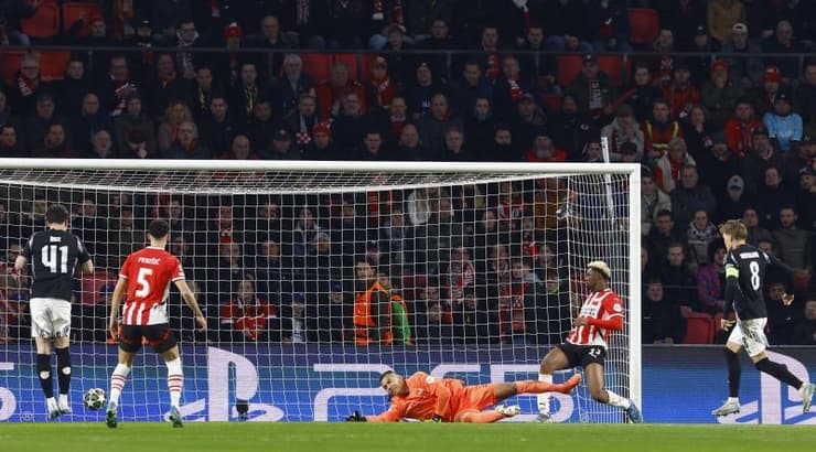 מרטין אודגור מכניע את וולטר בניטז