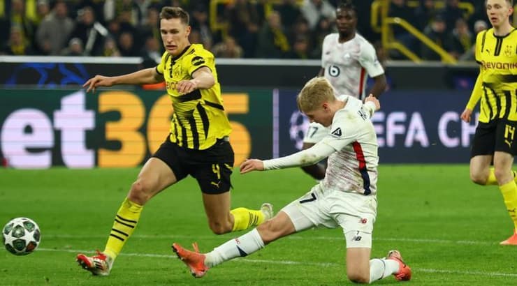 האקון ארנר הארלדסון בועט לרשת