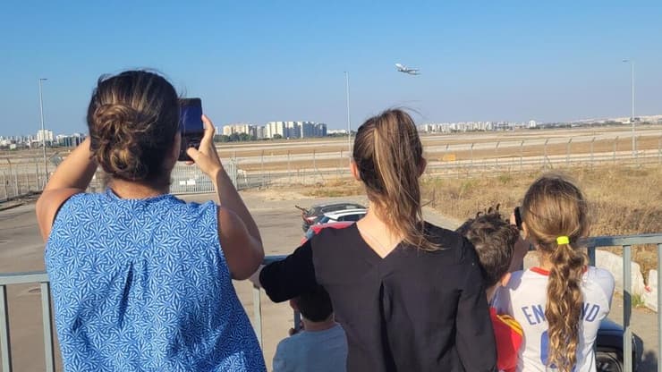 במת התצפית בנתב"ג בימים יפים יותר (צילום: אורית בלום) במת התצפית בנתב"ג