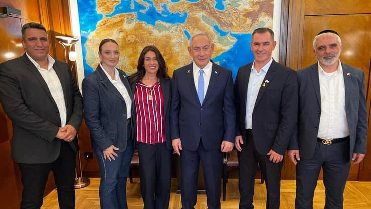 אלי זפרני, חבר מועצת קריית שמונה, עם שרי הליכוד