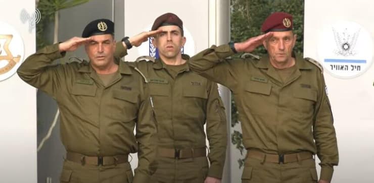 מעמד ההחלפה הרמטכ"ל ברחבת בניין צה"ל בקריה