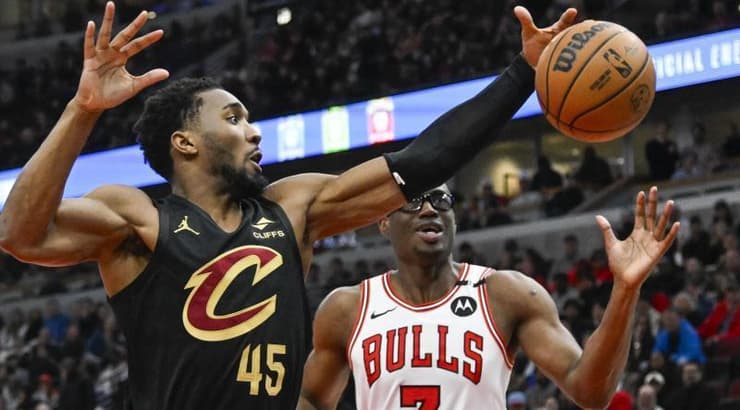 דונובן מיטשל מול הבולס (רויטרס) דונובן מיטשל מול הבולס