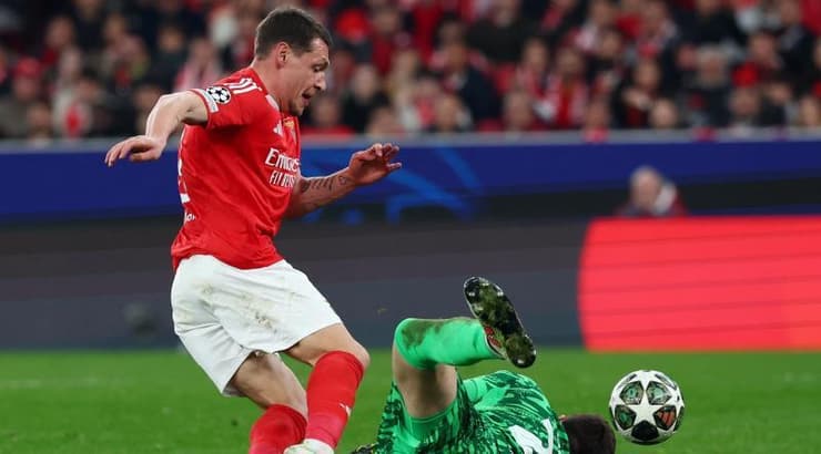 אנדראה בלוטי הוכשל ע"י וויצ'ך שצ'סני, אך היה נבדל