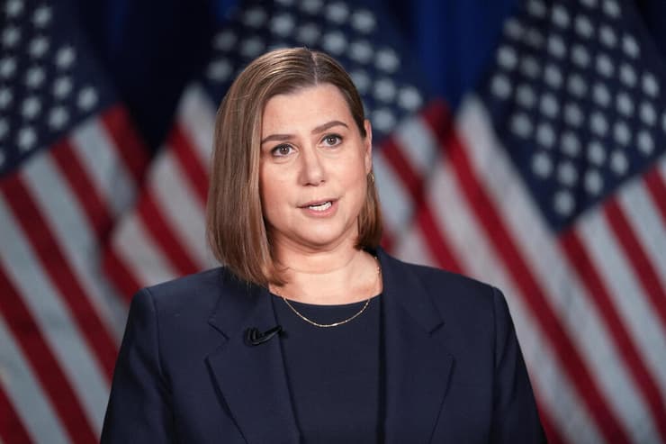 אליסה סלוטקין בנאום התגובה. מסר של מרכז-שמאל, בנאום שגם רפובליקני היה יכול פעם לשאת (צילום: Paul Sancya/Pool via REUTERS) ארה"ב חברת בית הנבחרים אליסה סלוטקין