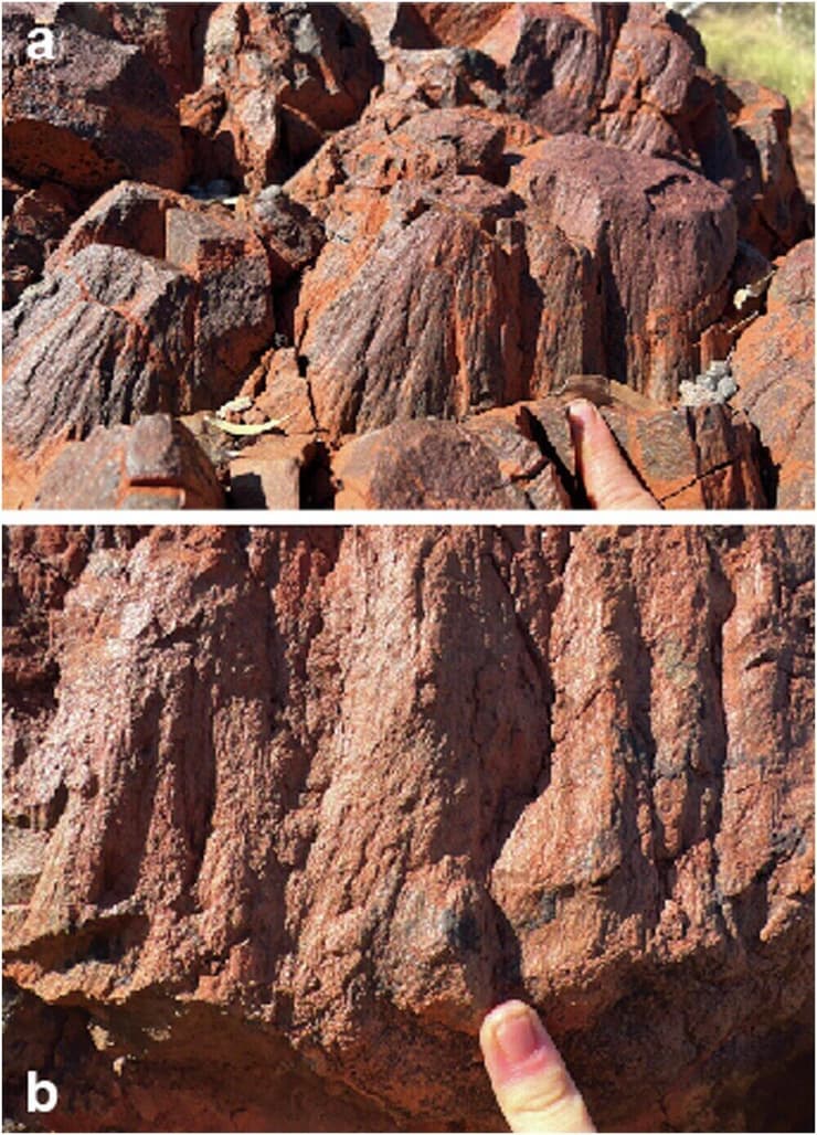 הסלעים באזור פילבארה, שניתוחם הוביל לגילוי מכתש הפגיעה העתיק ביותר בהיסטוריית כדור הארץ (צילום: Nature Communications) הסלעים באזור פילבארה, שניתוחם הוביל לגילוי מכתש הפגיעה העתיק ביותר בהיסטוריית כדור הארץ