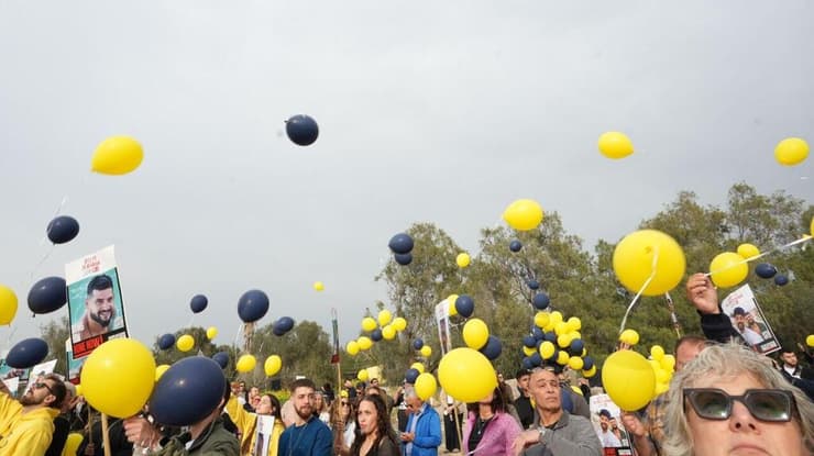 מפגן תמיכה והזדהות עם משפחת ברמן להחזרתם של גלי וזיוי בשכונת הדור הצעיר בכפר עזה