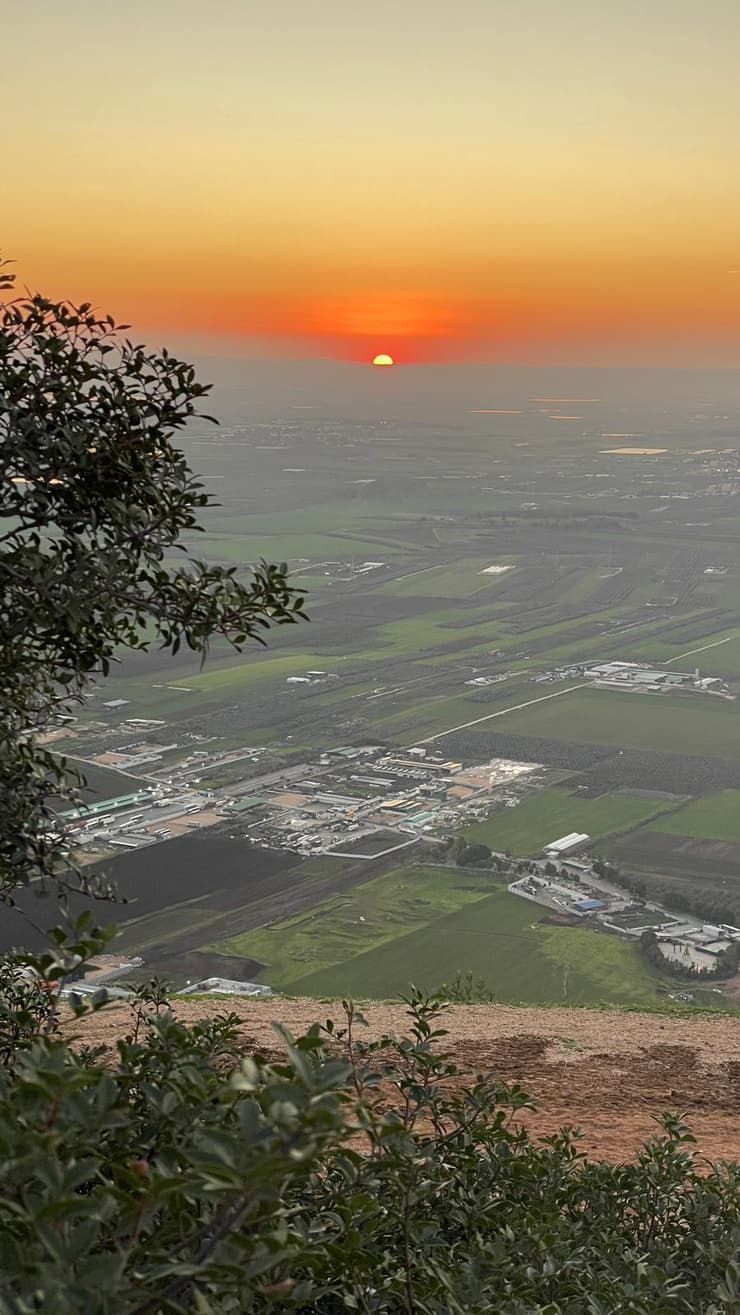 שקיעה בהר תבור
