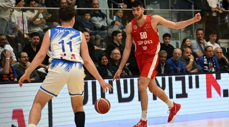 יובל זומן מול אדם אריאל (ראובן שוורץ) יובל זומן מול אדם אריאל