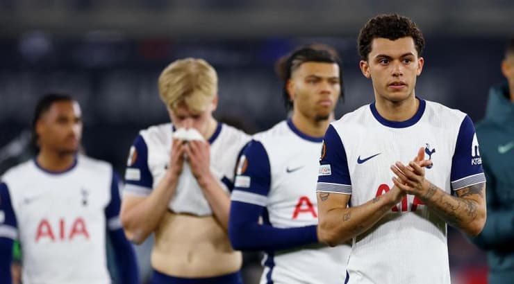 שחקני טוטנהאם מאוכזבים (רויטרס) שחקני טוטנהאם מאוכזבים