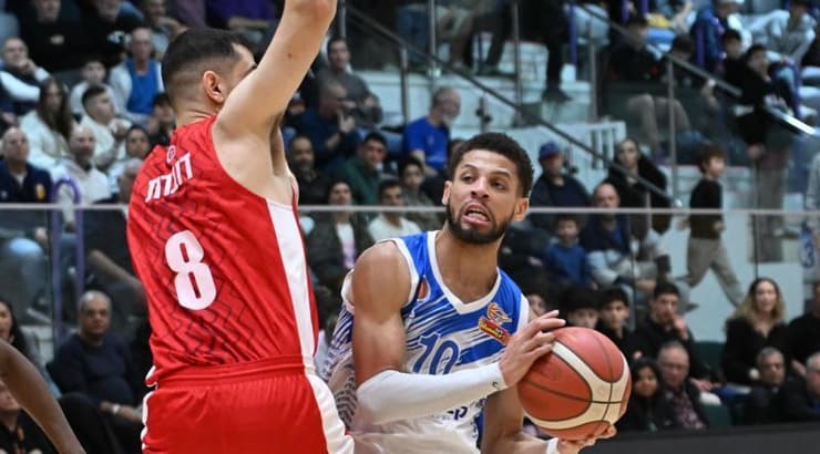 קנדל מקולום מול נועם דוברת (ראובן שוורץ) קנדל מקולום מול נועם דוברת