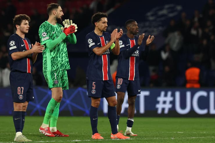 שחקני פ.ס.ז' מודים לקהל