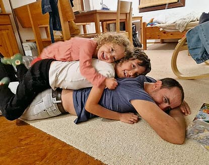 עם יהל ונווה, לפני 7 באוקטובר. הפכו בעל כורחם לפרזנטורים של המאבק עליו yk14284858