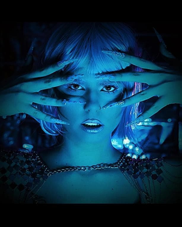 "לא מנסה להיות עדינה או נעימה"   