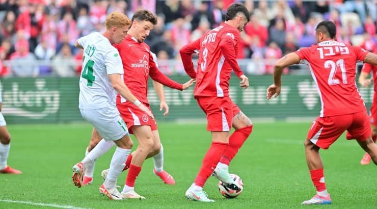 ניב לבנת מנסה לחטוף (חגי מיכאלי) ניב לבנת מנסה לחטוף