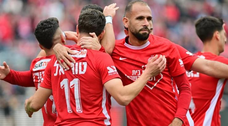 סתיו טוריאל ויזן נאסר חוגגים (חגי מיכאלי) סתיו טוריאל ויזן נאסר חוגגים