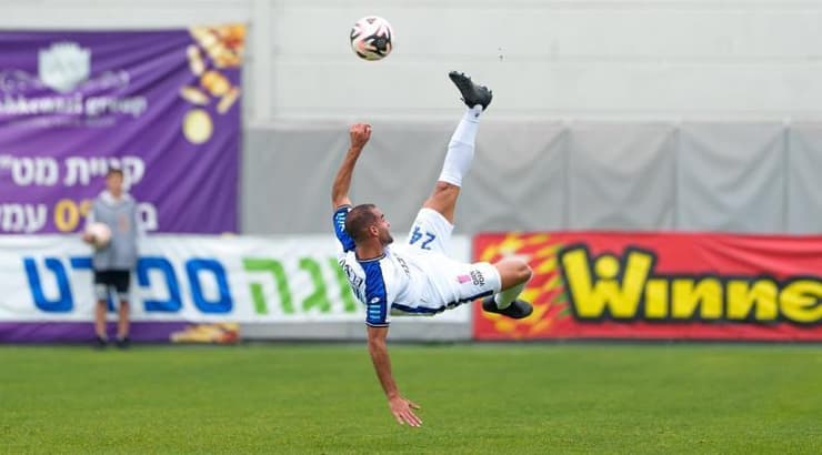 אליאן רוחנא עם מספרת (רועי כפיר) אליאן רוחנא עם מספרת