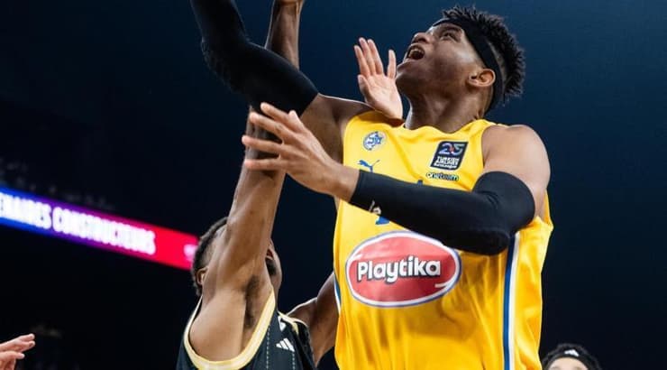 חסיאל ריברו בצבע (אלעד גולדשטיין, מכבי ת"א) חסיאל ריברו בצבע