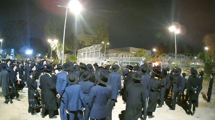 הפגנת חרדים בבני ברק לאחר שמשתמט שנידון ל-20 ימי כלא