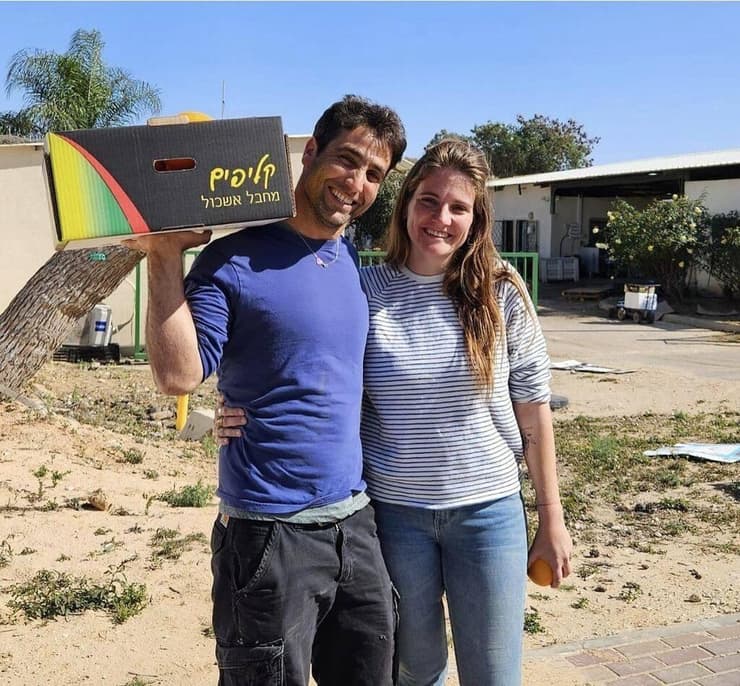 דנה סיטון-סילברמן ואלעד סיטון במשק סיטון, מושב ישע        