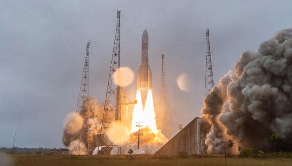 הפעם כל שלבי הטיל פעלו כשורה. שיגור אריאן 6 מקורו שבגיאנה הצרפתית, 6 במרץ 2025 (צילום: ESA-CNES-ARIANESPACE-ArianeGroup) הפעם כל שלבי הטיל פעלו כשורה. שיגור אריאן 6 מקורו שבגיאנה הצרפתית, 6 במרץ 2025