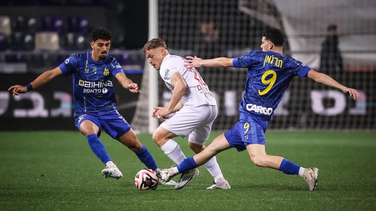 איתמר נוי בפעולה