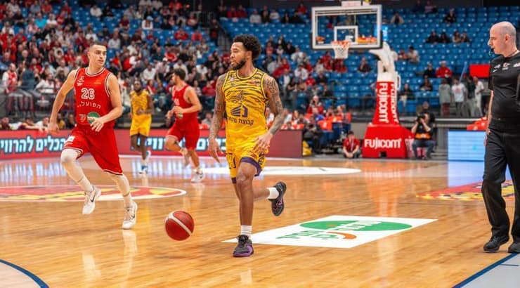 מייק דייויס (רועי כפיר) מייק דייויס