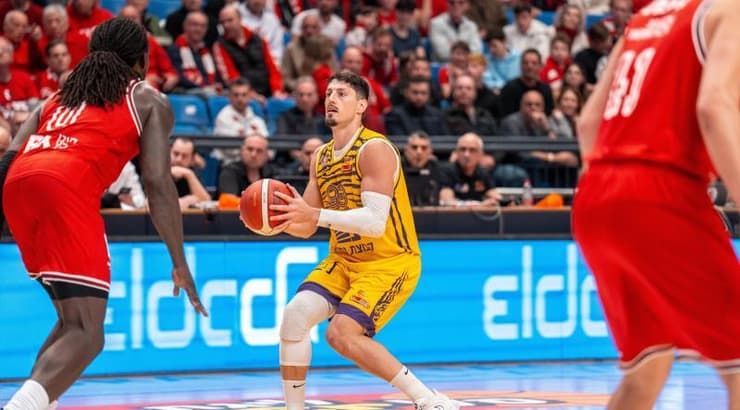 יפתח זיו (רועי כפיר) יפתח זיו