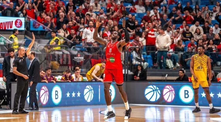 ג'ונתן מוטלי (רועי כפיר) ג'ונתן מוטלי